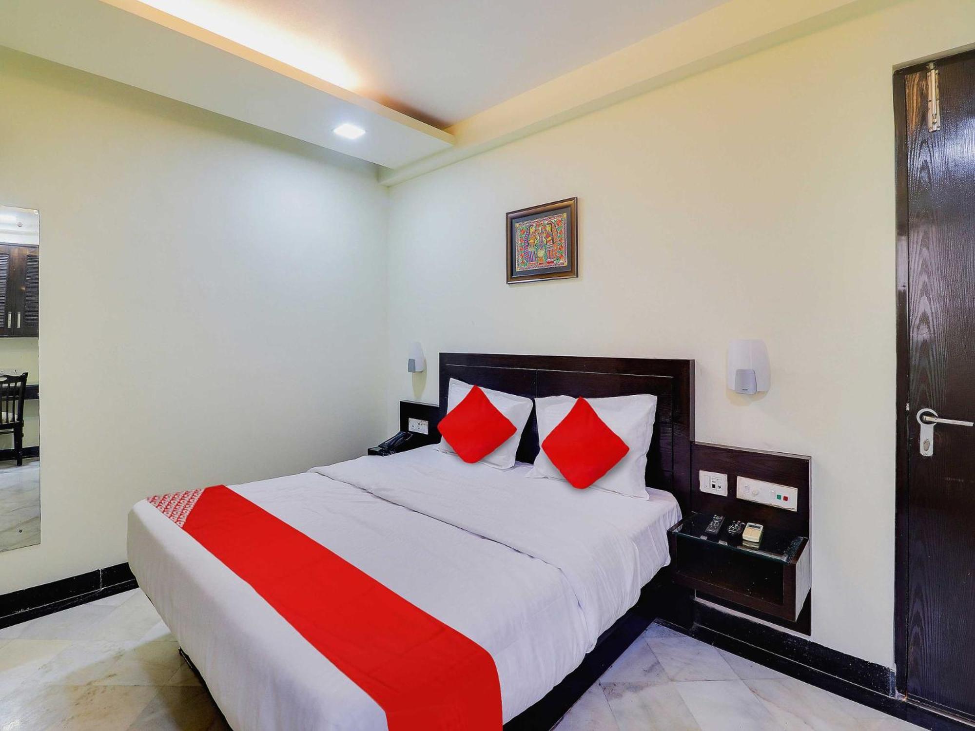 Oyo Flagship Hotel Rudra Palace Agra  Zewnętrze zdjęcie