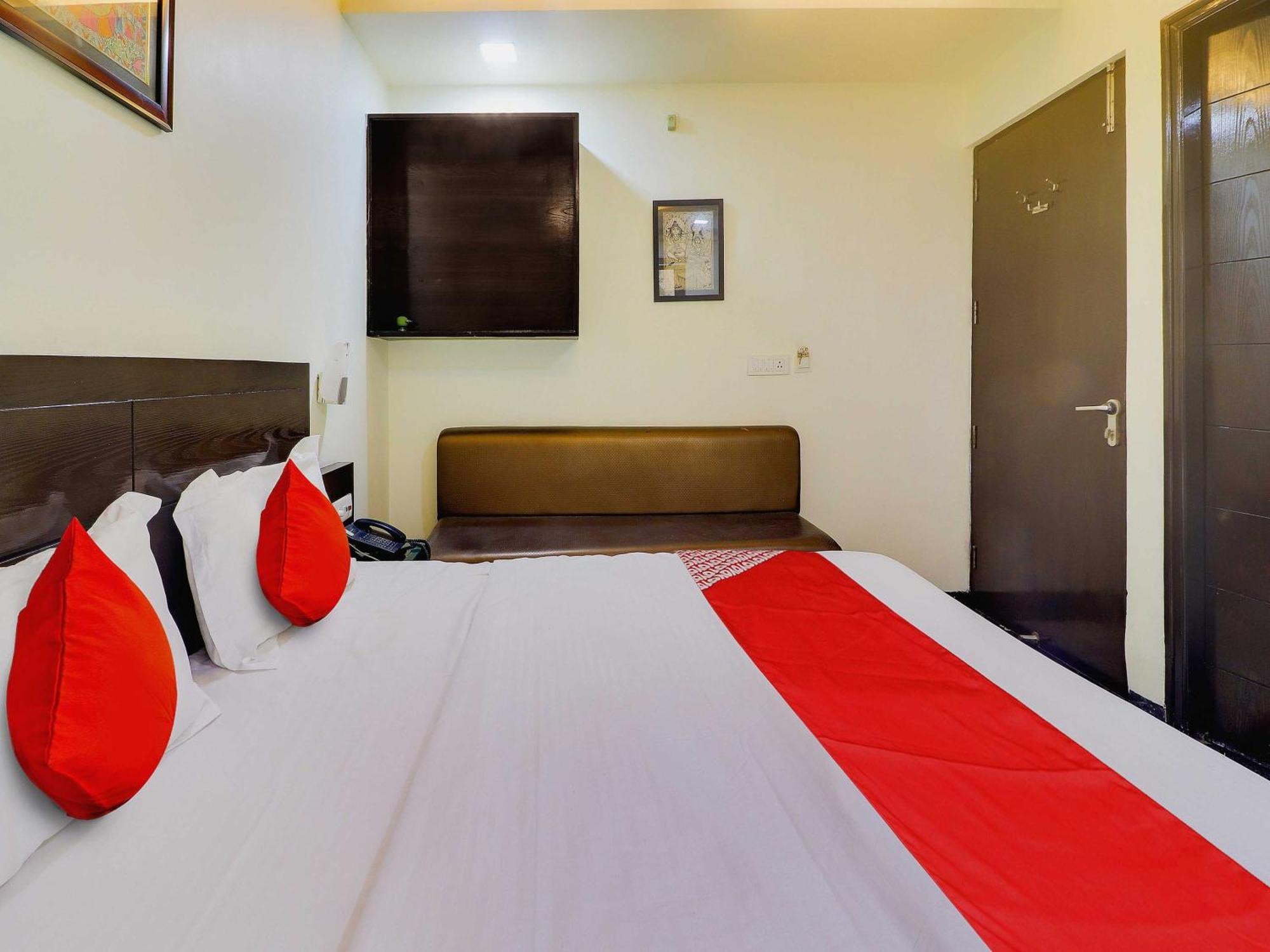 Oyo Flagship Hotel Rudra Palace Agra  Zewnętrze zdjęcie