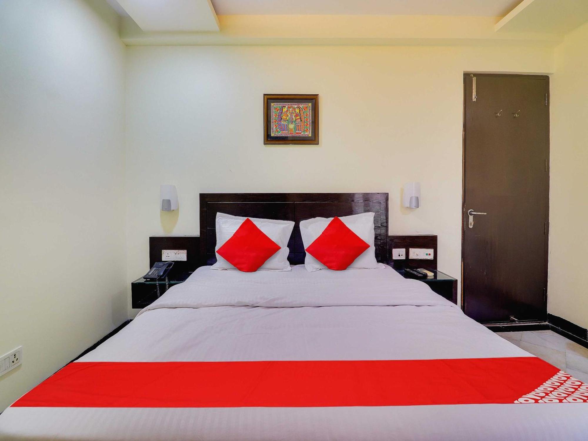 Oyo Flagship Hotel Rudra Palace Agra  Zewnętrze zdjęcie