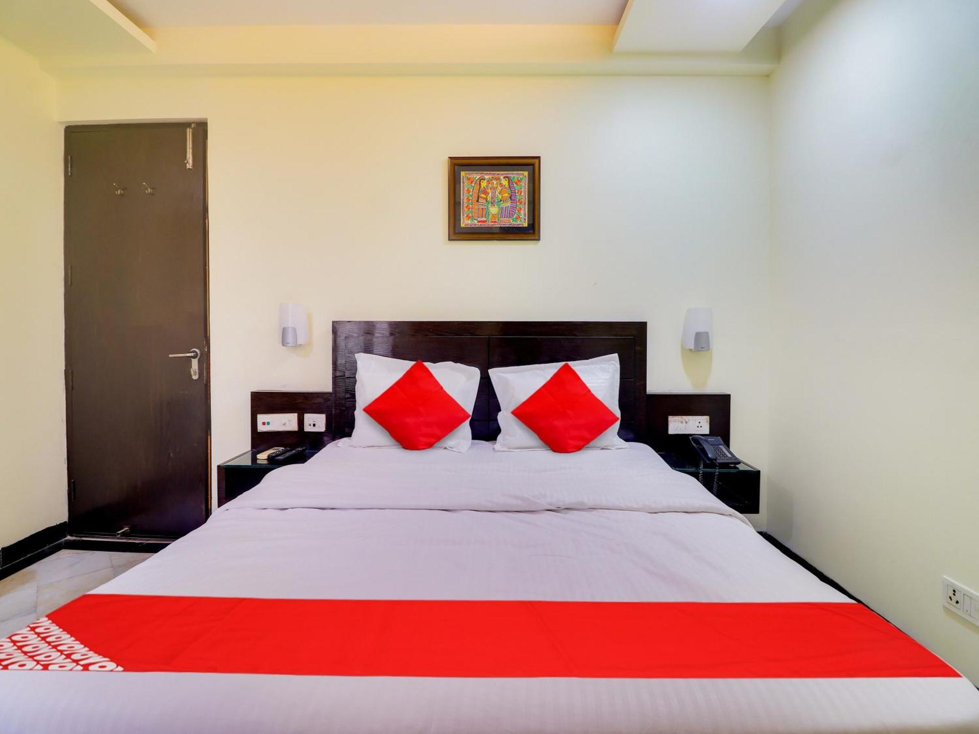 Oyo Flagship Hotel Rudra Palace Agra  Zewnętrze zdjęcie