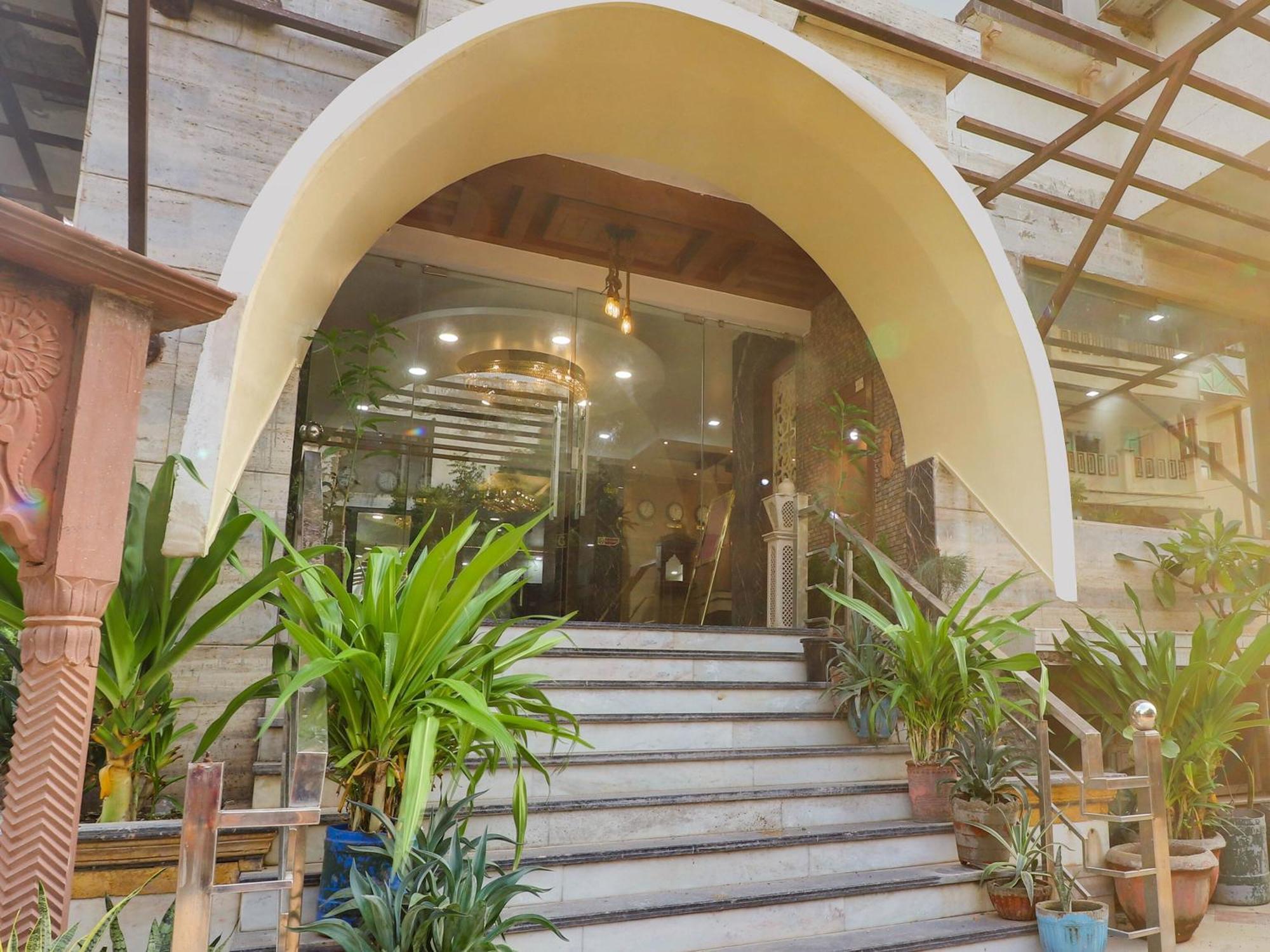 Oyo Flagship Hotel Rudra Palace Agra  Zewnętrze zdjęcie